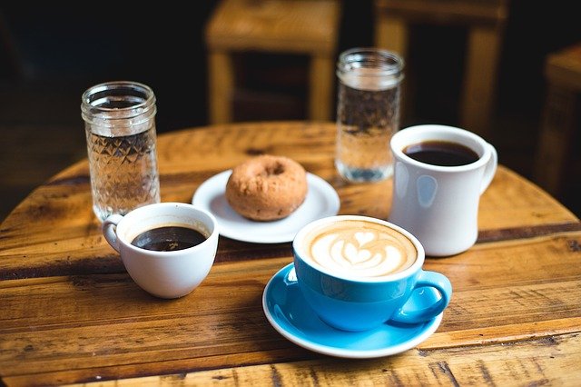 Espresso ze szklanką wody