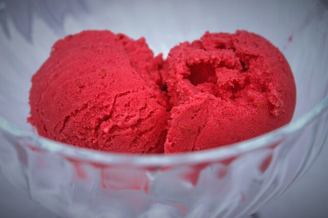 sorbet z malinami