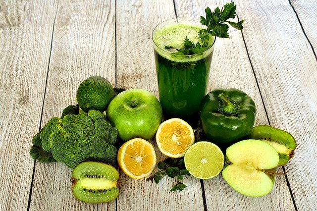 Szklanka zielonego smoothie